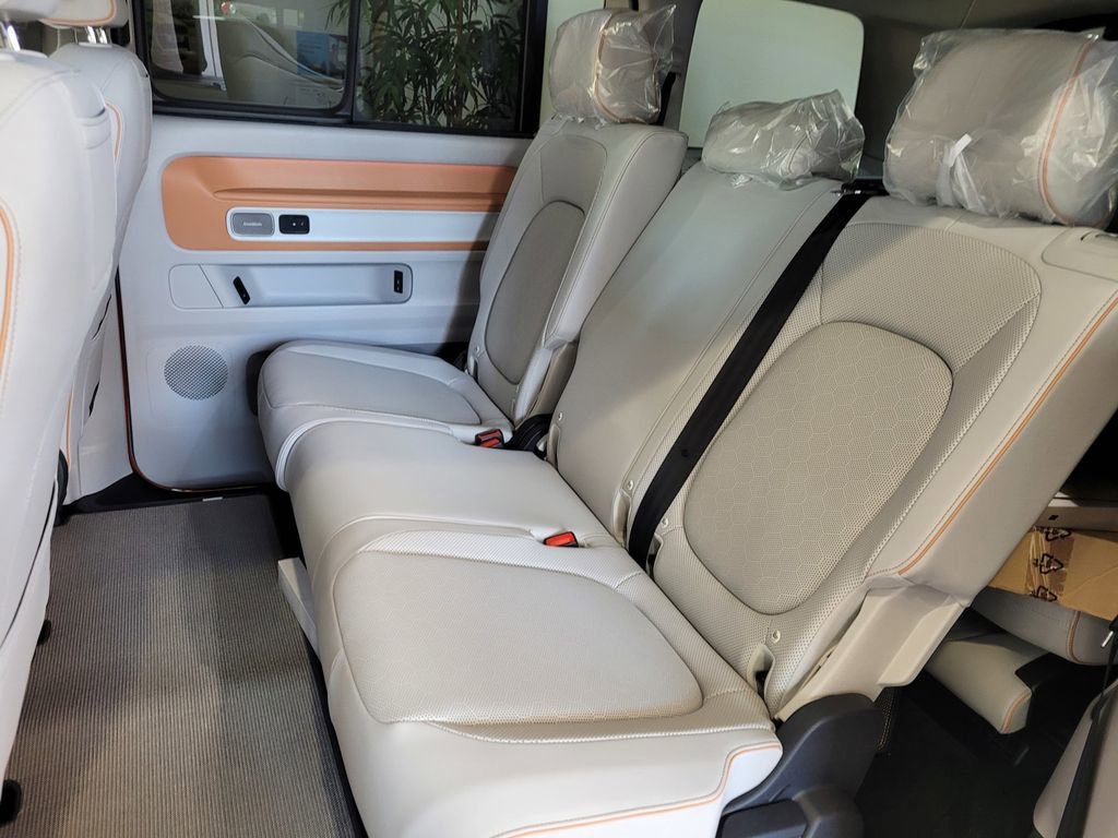 New 2025 Volkswagen ID. Buzz 1st Edition image 4