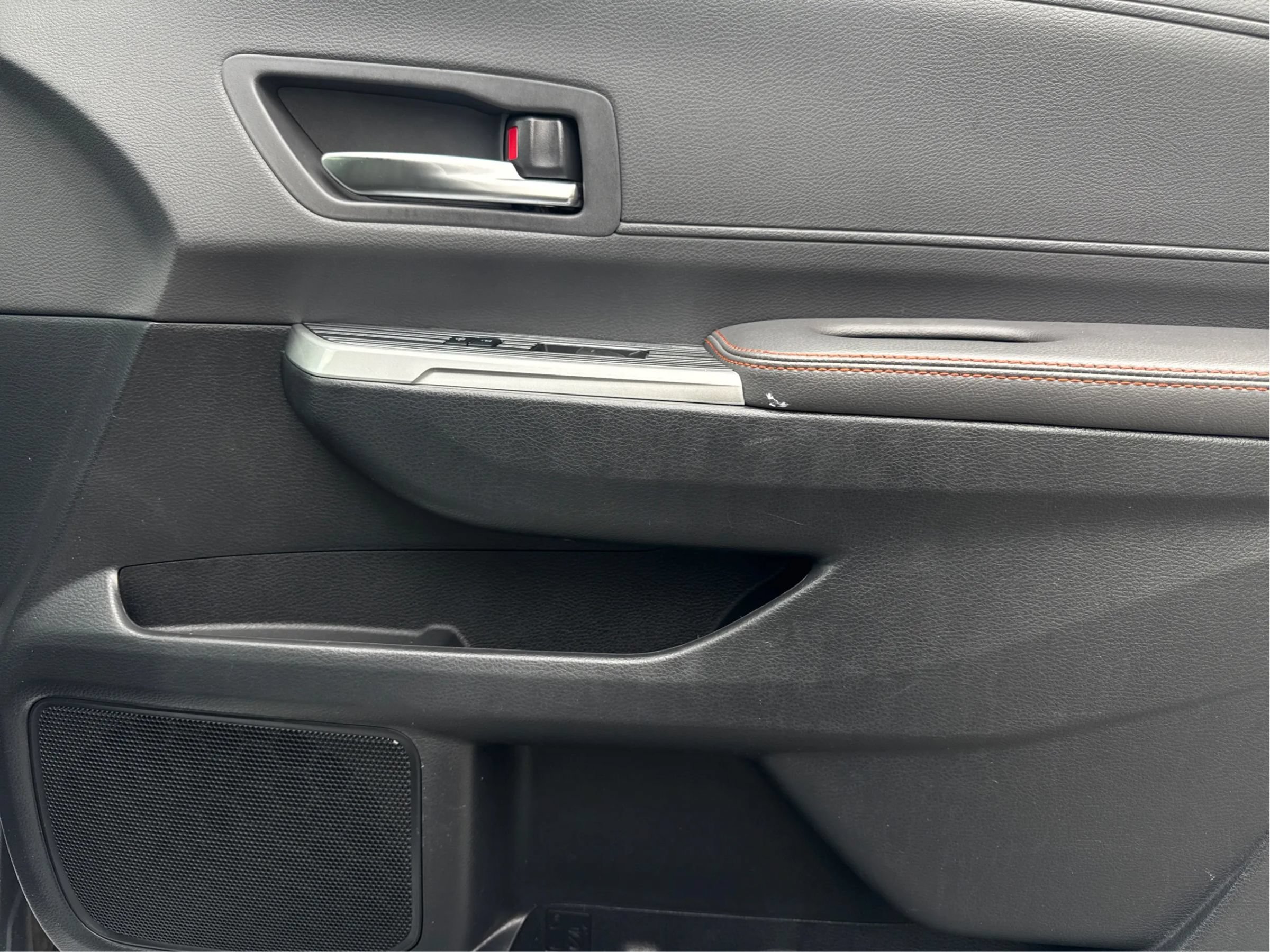 Used 2022 Toyota Sienna XSE FWD image 42