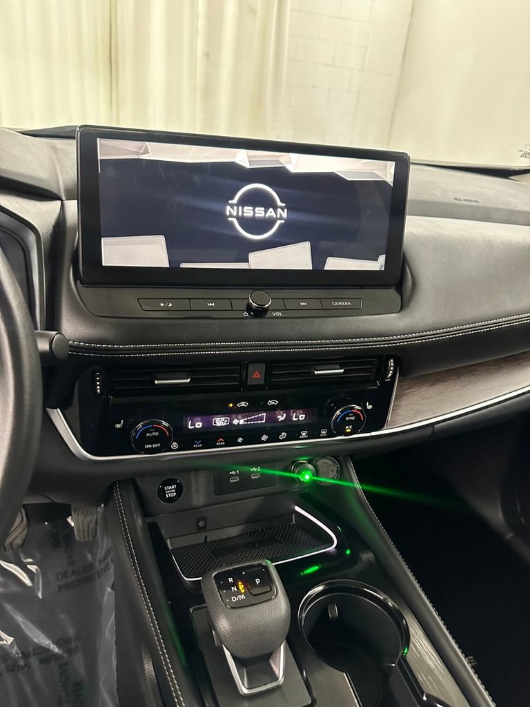 Used 2024 Nissan Rogue Platinum w/ Platinum Premium Package AWD/4WD image 18
