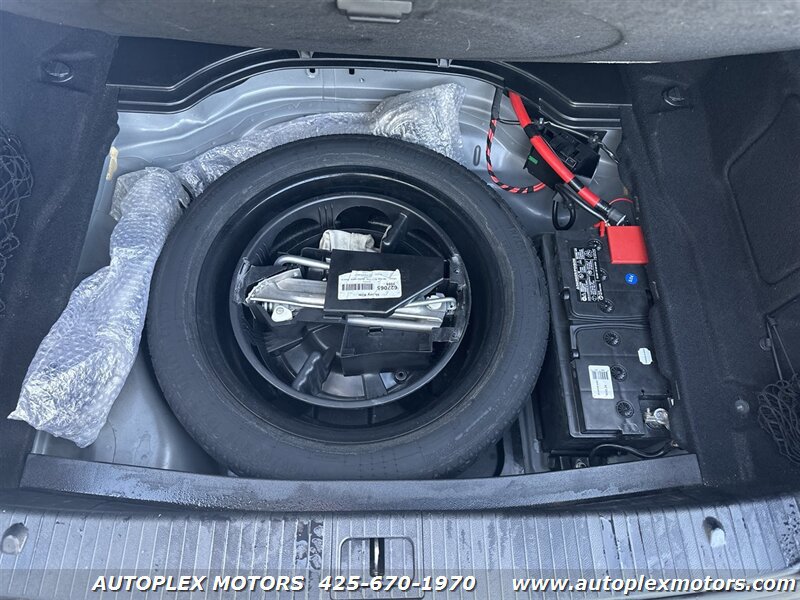 Used 2011 Mercedes-Benz E 550 Sedan image 13
