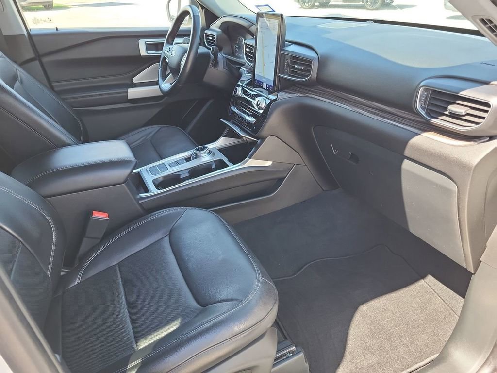 Used 2022 Ford Explorer Limited w/ Limited Technology Package image 27