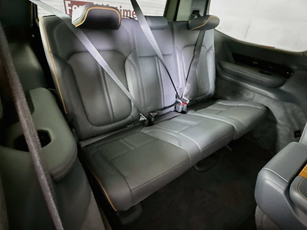 Used 2022 Jeep Grand Wagoneer Series II w/ Convenience Group III AWD/4WD image 35