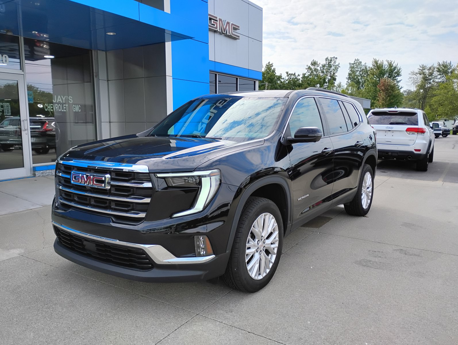 Used 2024 GMC Acadia Elevation FWD image 13