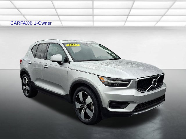 Used 2019 Volvo XC40 T5 Momentum