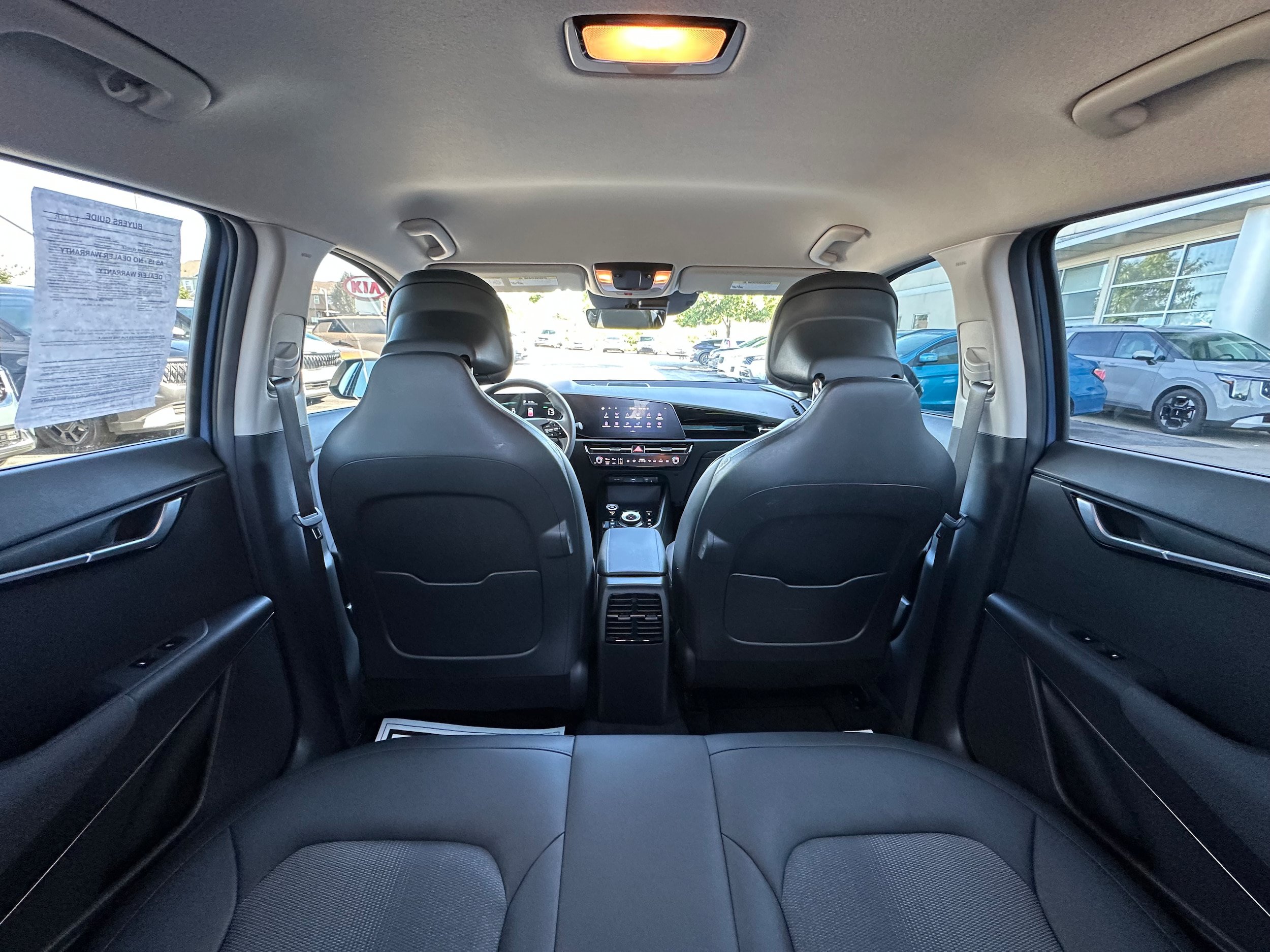 Used 2023 Kia Niro EX w/ EX Cold Weather Package FWD image 11
