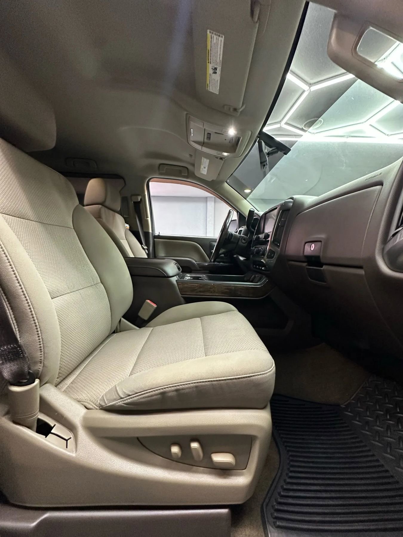 Used 2017 Chevrolet Silverado 1500 LT w/ All Star Edition RWD image 28