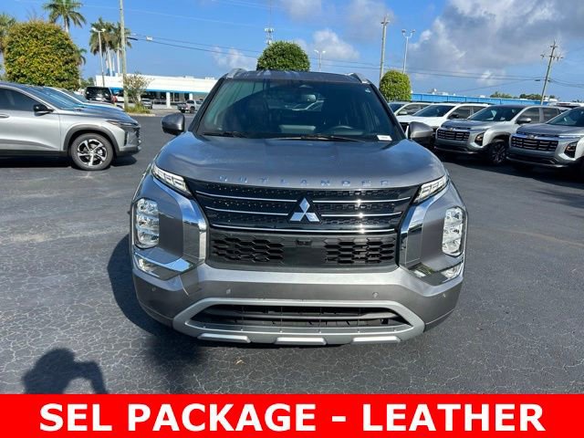 Used 2022 Mitsubishi Outlander SEL FWD image 2