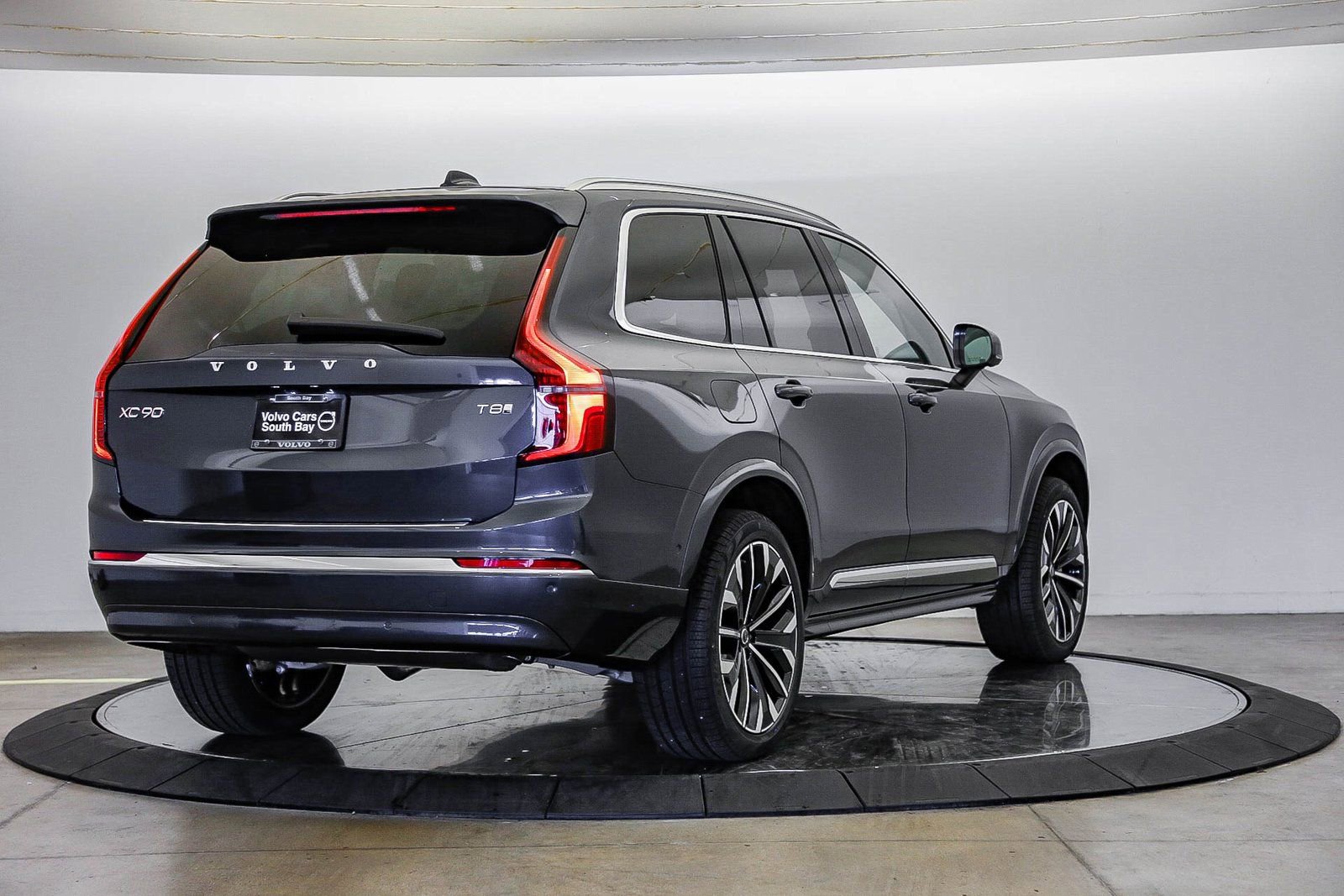 New 2026 Volvo XC90 T8 Ultra w/ Lounge Package image 4