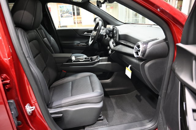 New 2027 Chevrolet Equinox LT w/ Convenience Package II FWD image 10