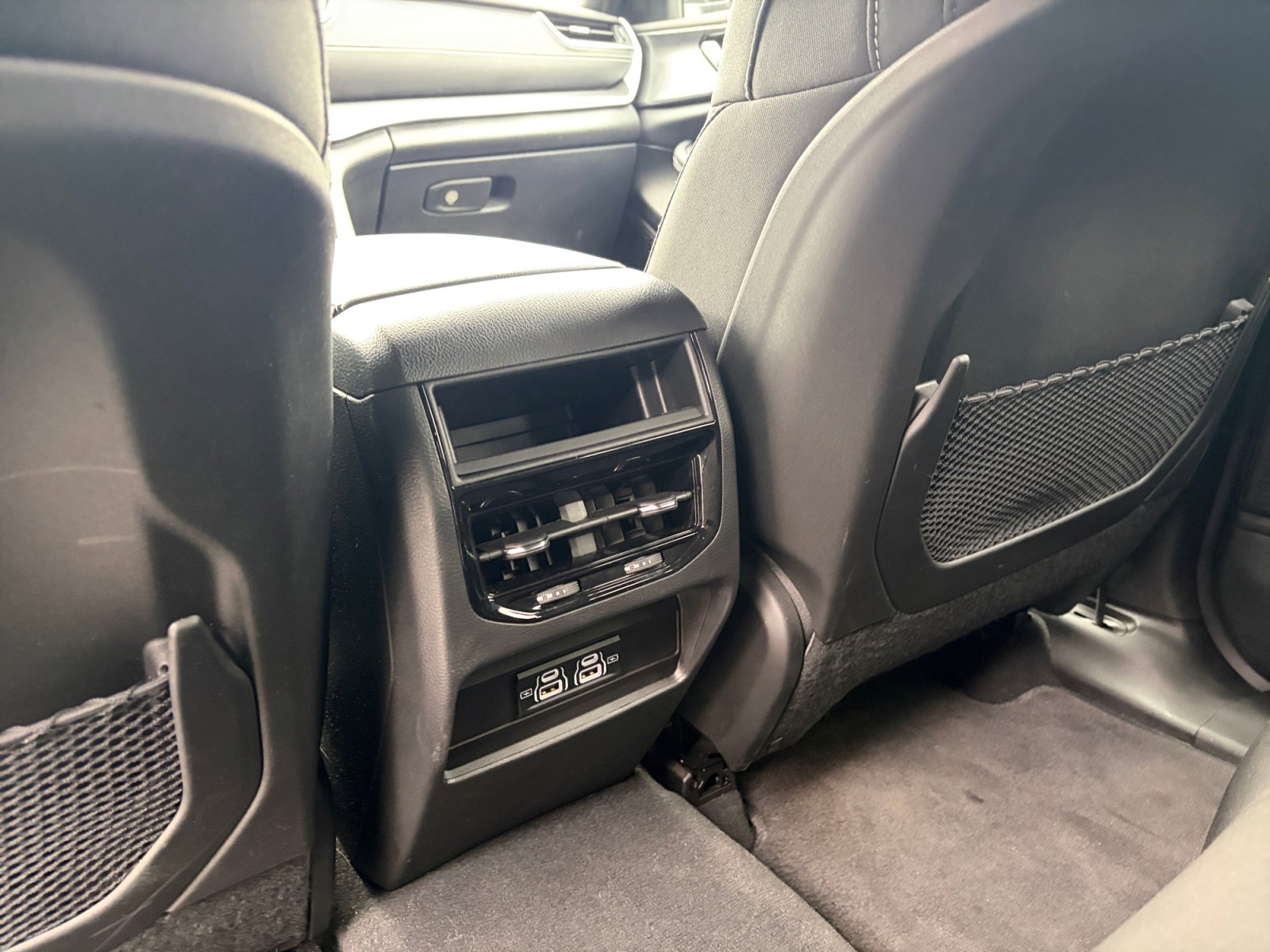 Used 2025 Jeep Grand Cherokee Laredo w/ Trailer Tow Package image 25