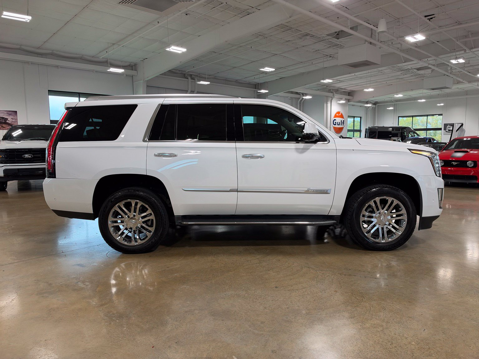 Used 2019 Cadillac Escalade 2WD image 7