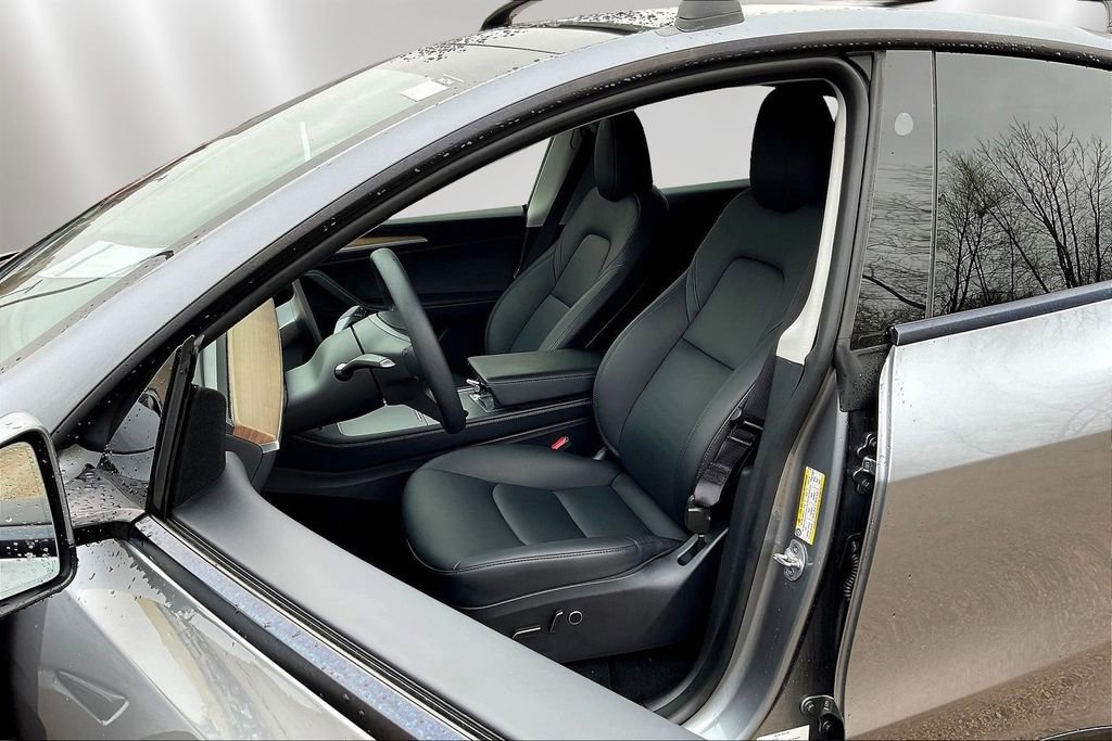 Used 2024 Tesla Model Y Long Range image 20