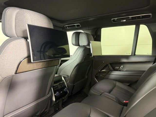Certified 2025 Land Rover Range Rover SV AWD/4WD image 25