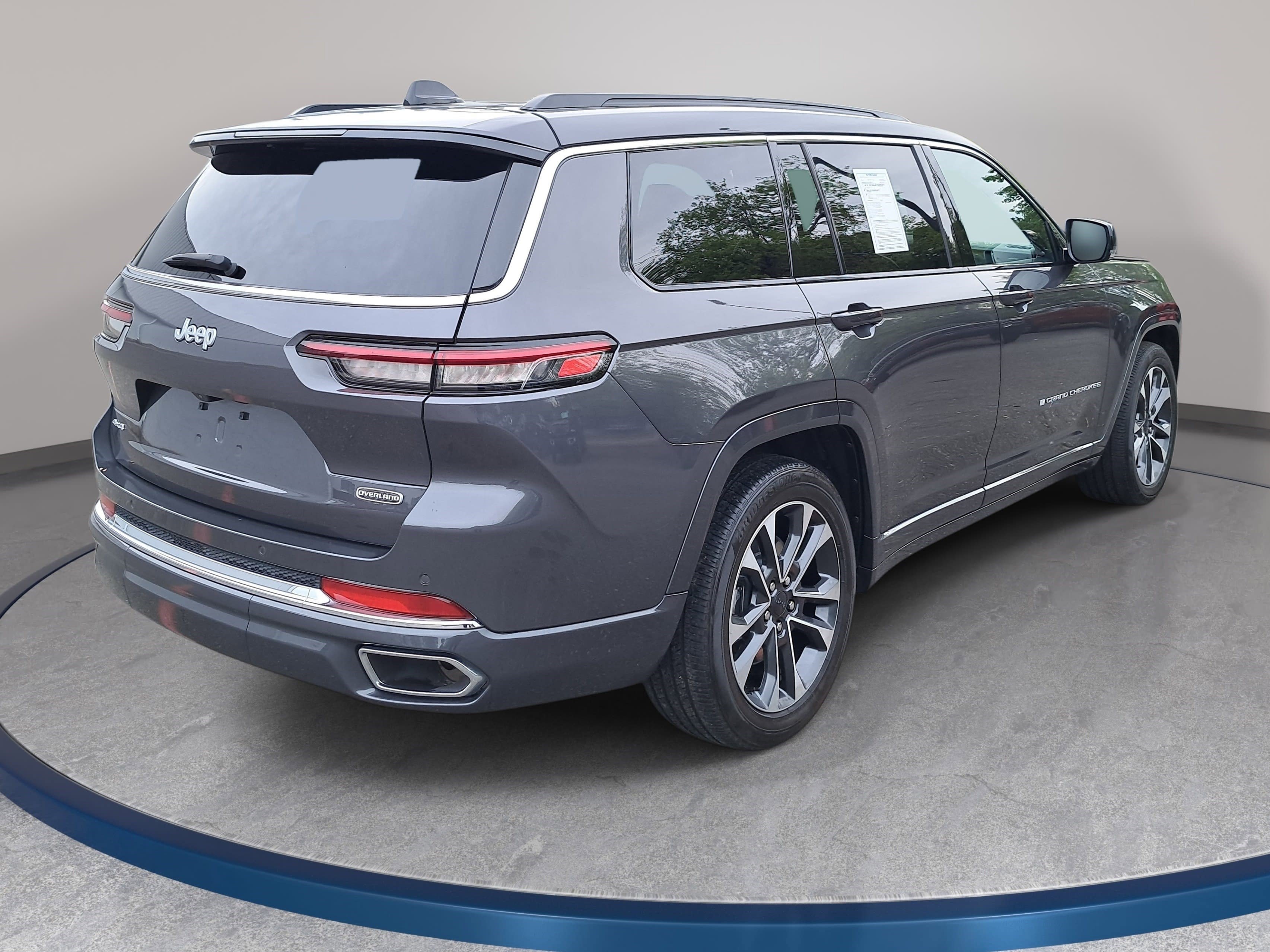 Used 2024 Jeep Grand Cherokee L Overland w/ Trailer Tow Package image 5