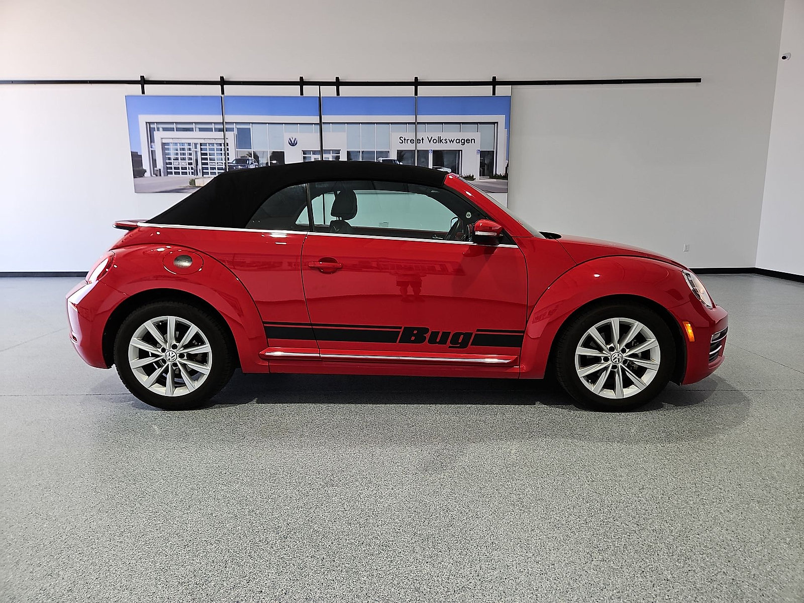 Used 2019 Volkswagen Beetle 2.0T SE FWD image 9