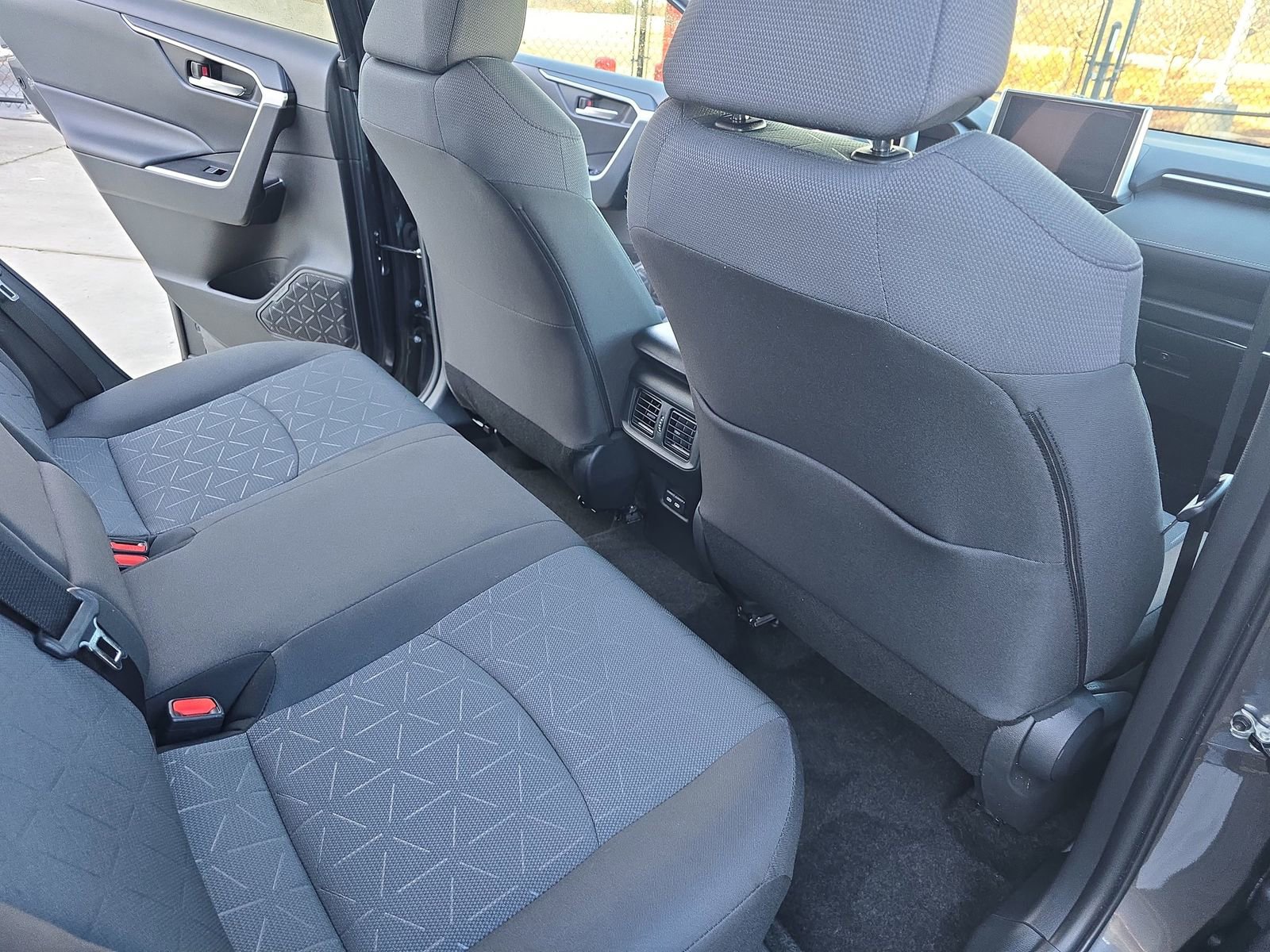 Used 2024 Toyota RAV4 XLE w/ Convenience Package image 17