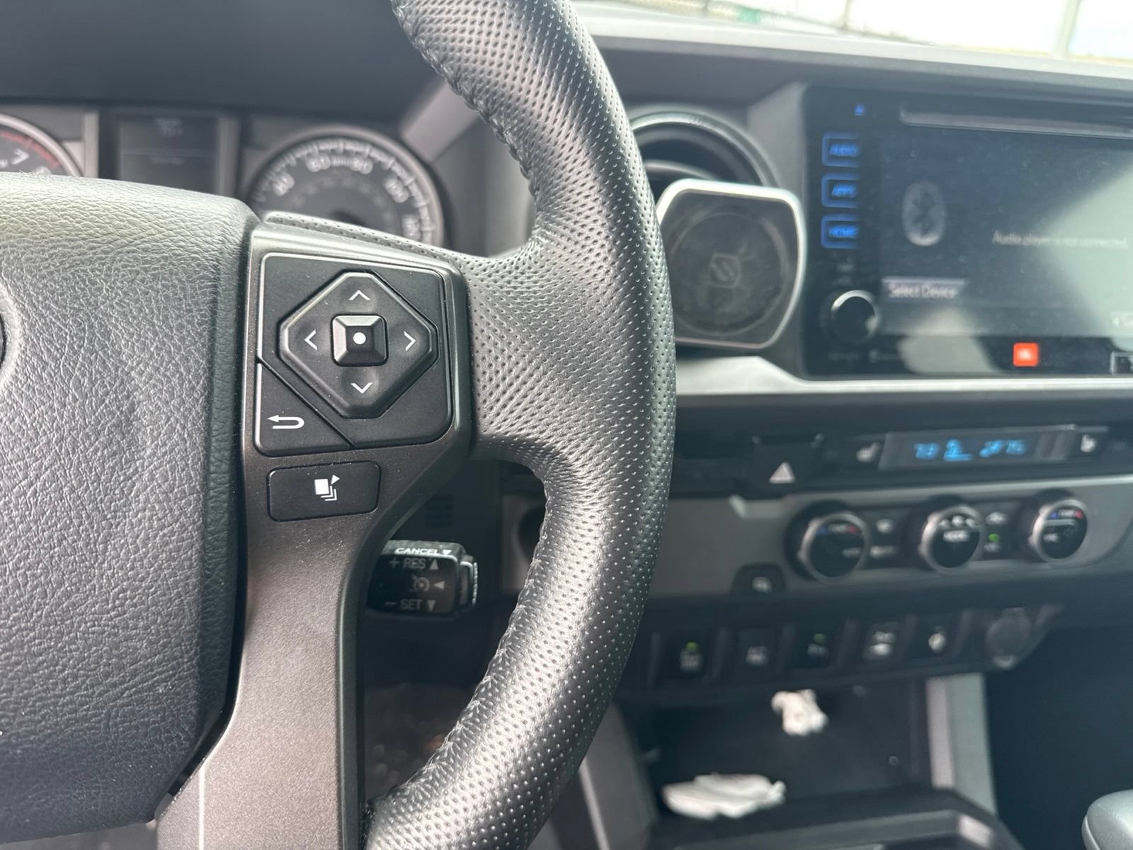 Used 2016 Toyota Tacoma TRD Sport RWD image 17