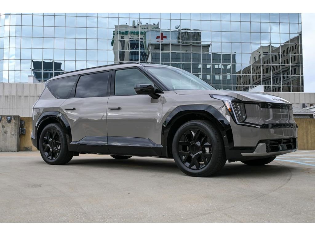 New 2026 Kia EV9 Land w/ Nightfall Edition Package image 2
