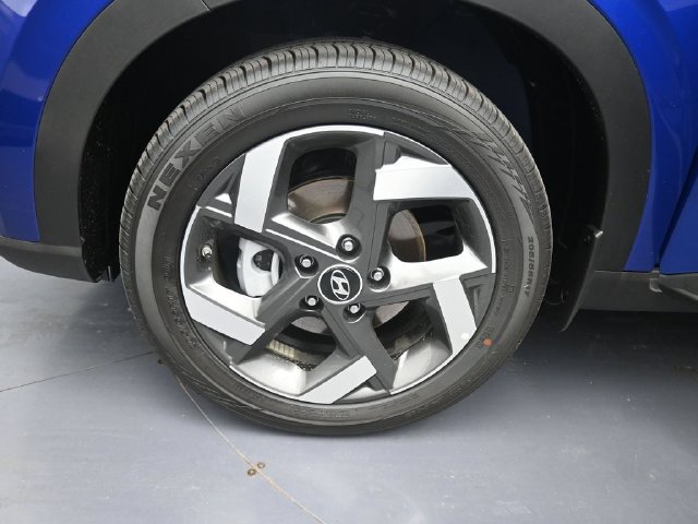 Used 2025 Hyundai Venue SEL FWD image 22