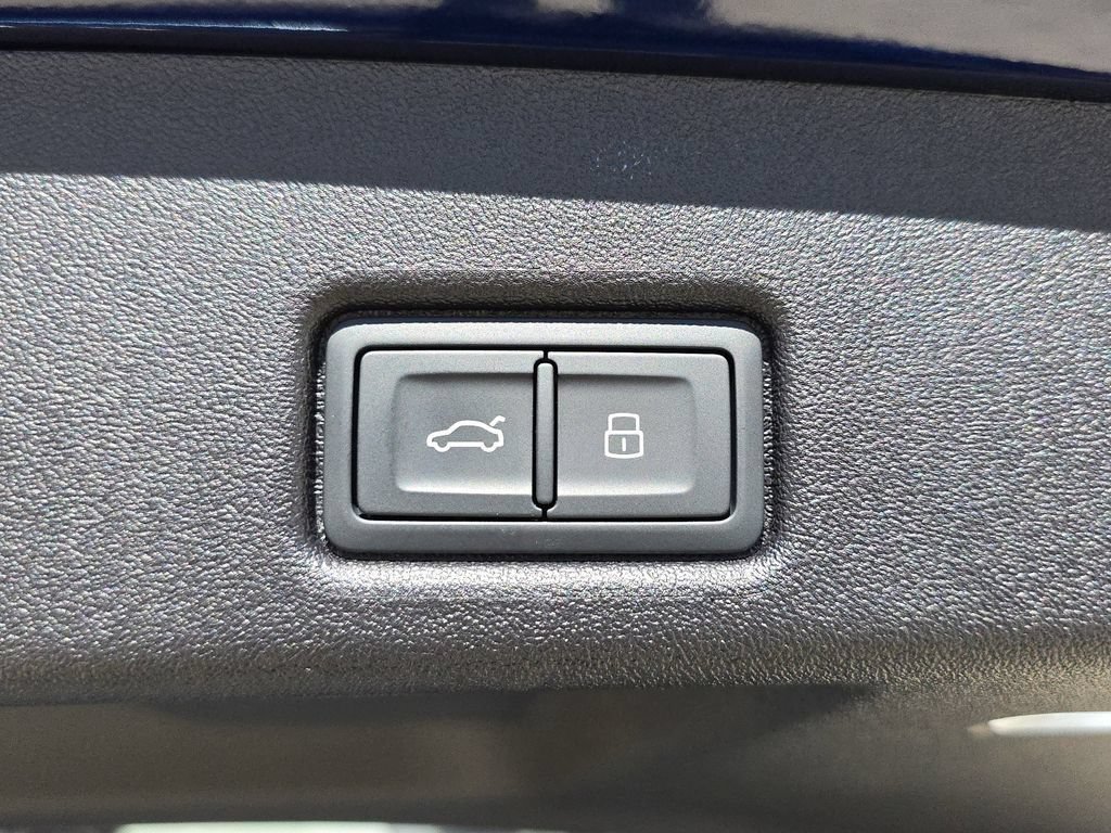 Used 2025 Audi Q5 Premium w/ Premium Plus AWD/4WD image 13