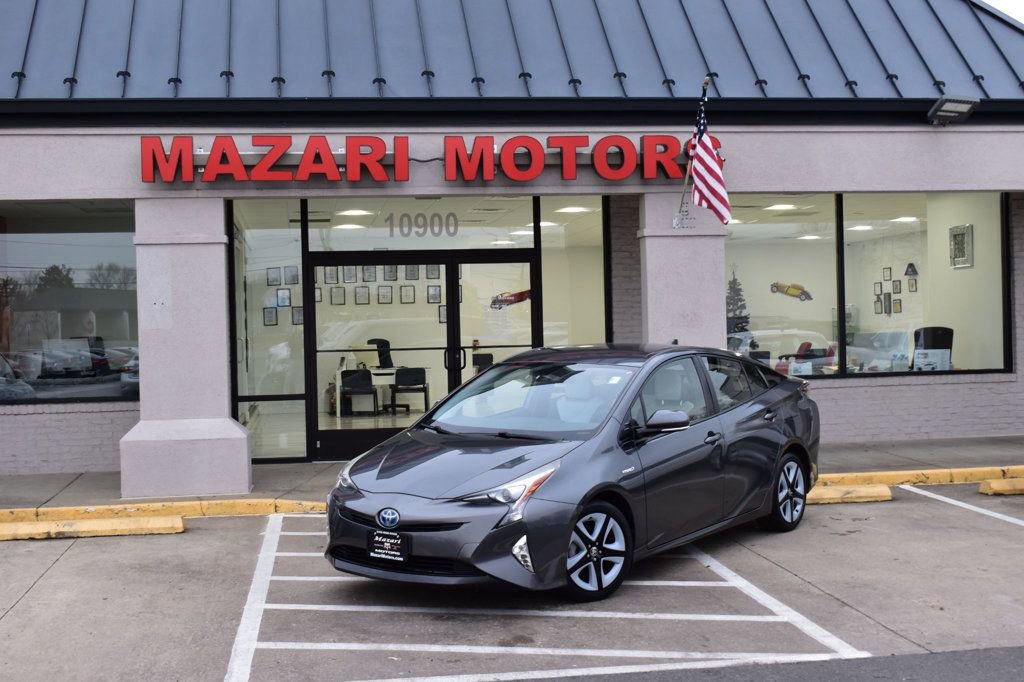 Used 2016 Toyota Prius Three Touring FWD image 2