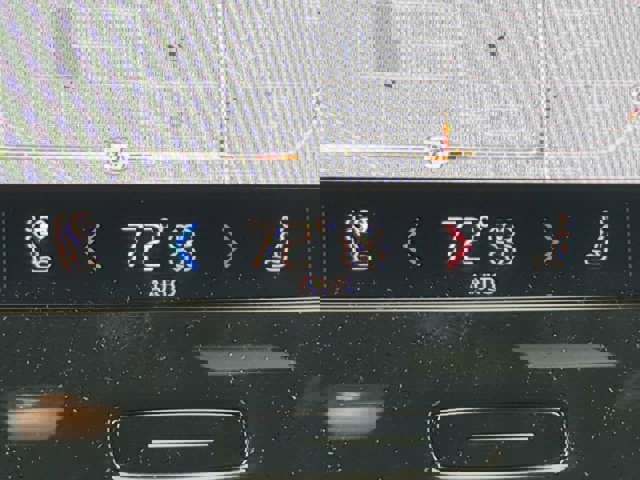 New 2024 Volvo XC40 Recharge Ultimate w/ Protection Package Premier image 23