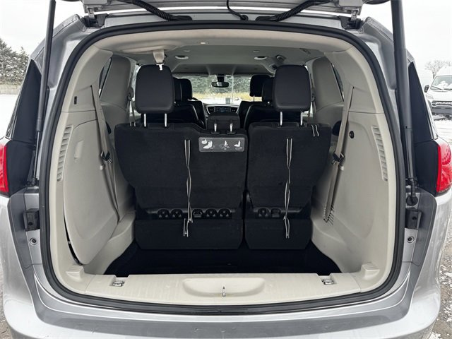 Certified 2019 Chrysler Pacifica Touring-L image 18