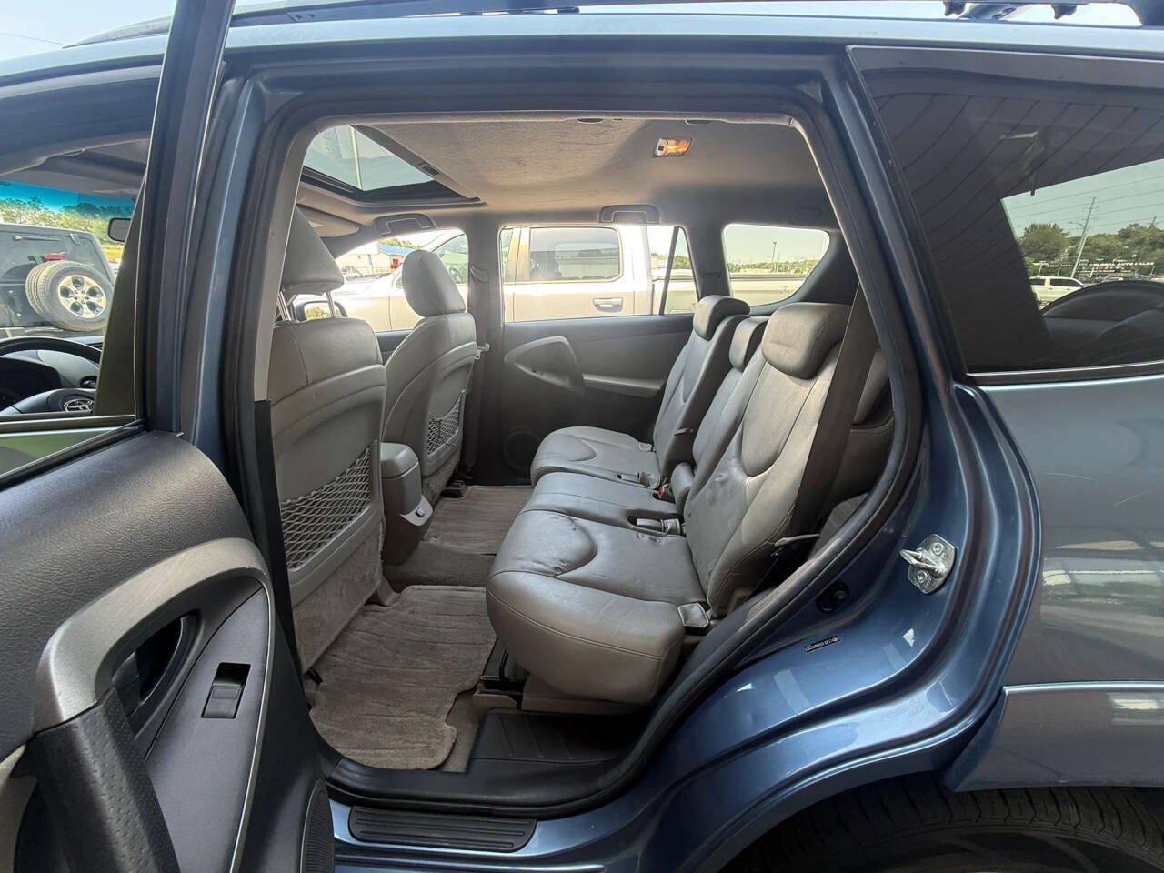 Used 2011 Toyota RAV4 Limited w/ Limited Extra Value Pkg AWD/4WD image 21