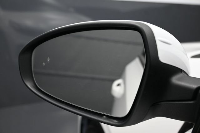 Used 2024 Kia Forte LXS w/ LXS Technology Package FWD image 4