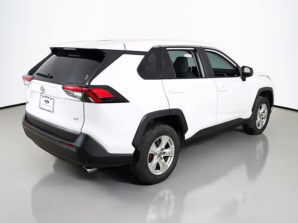 Used 2025 Toyota RAV4 LE image 7