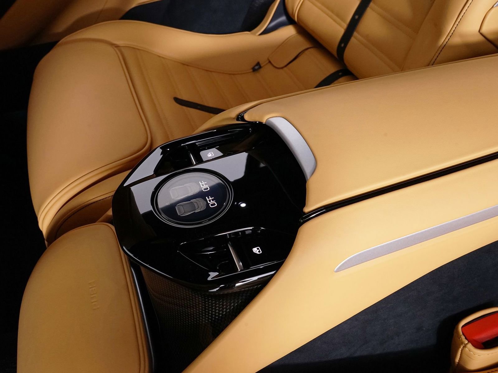 Used 2024 Ferrari Purosangue image 27