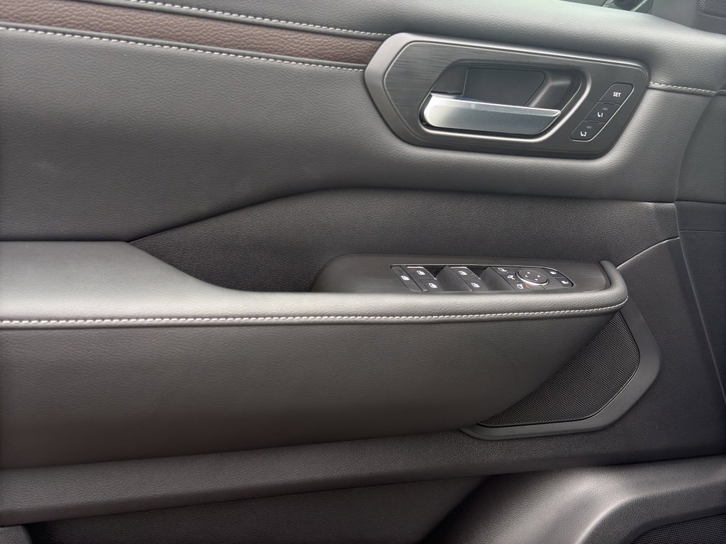 New 2026 Nissan Armada SL w/ Captain's Chari Seat Package image 13