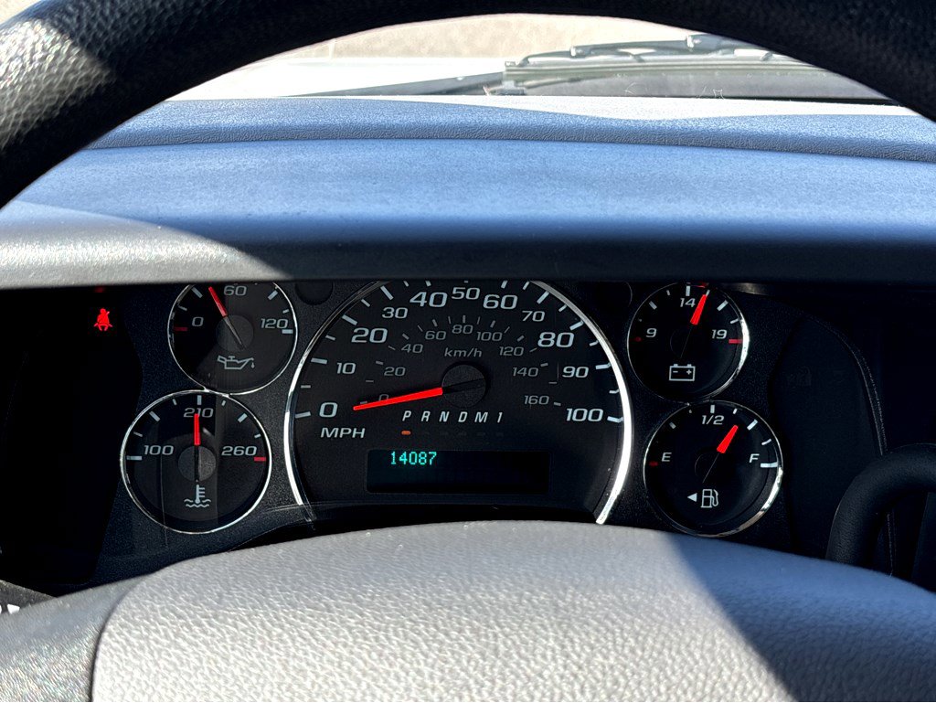 Used 2024 GMC Savana 2500 w/ Driver Convenience Package RWD image 5