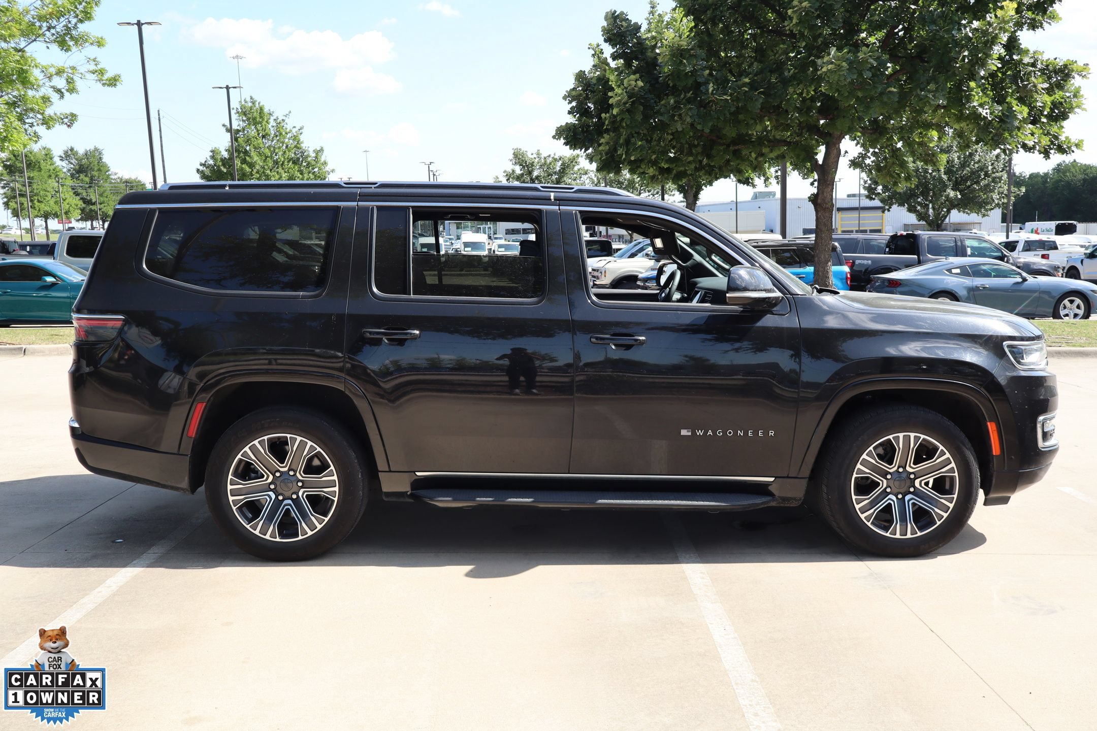Used 2024 Jeep Wagoneer Series II w/ Flexible Seating Group AWD/4WD image 2