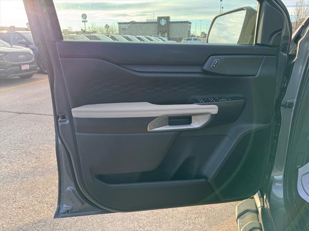 New 2025 Ford Ranger XLT w/ Technology Package image 18