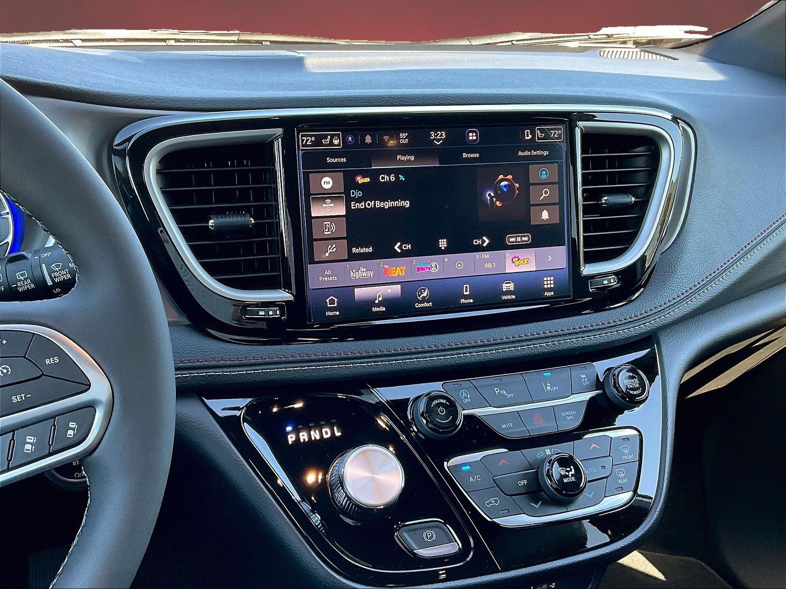 New 2027 Chrysler Pacifica Select AWD/4WD image 7