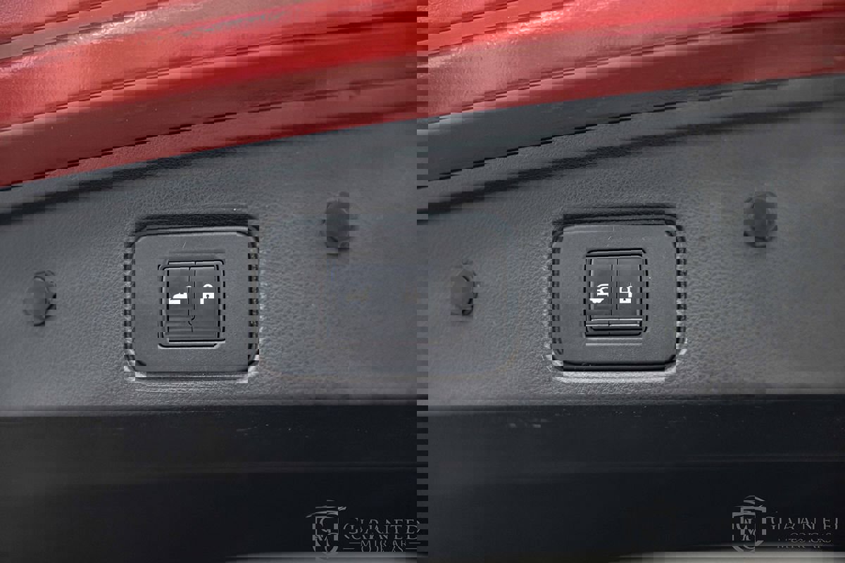 Used 2022 Nissan Pathfinder Platinum w/ Cargo Package image 17