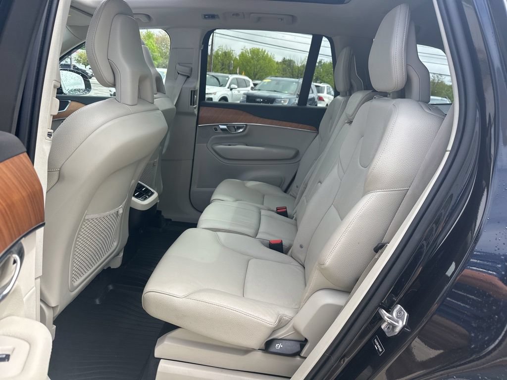 Used 2021 Volvo XC90 T6 Momentum w/ Climate Package AWD/4WD image 32