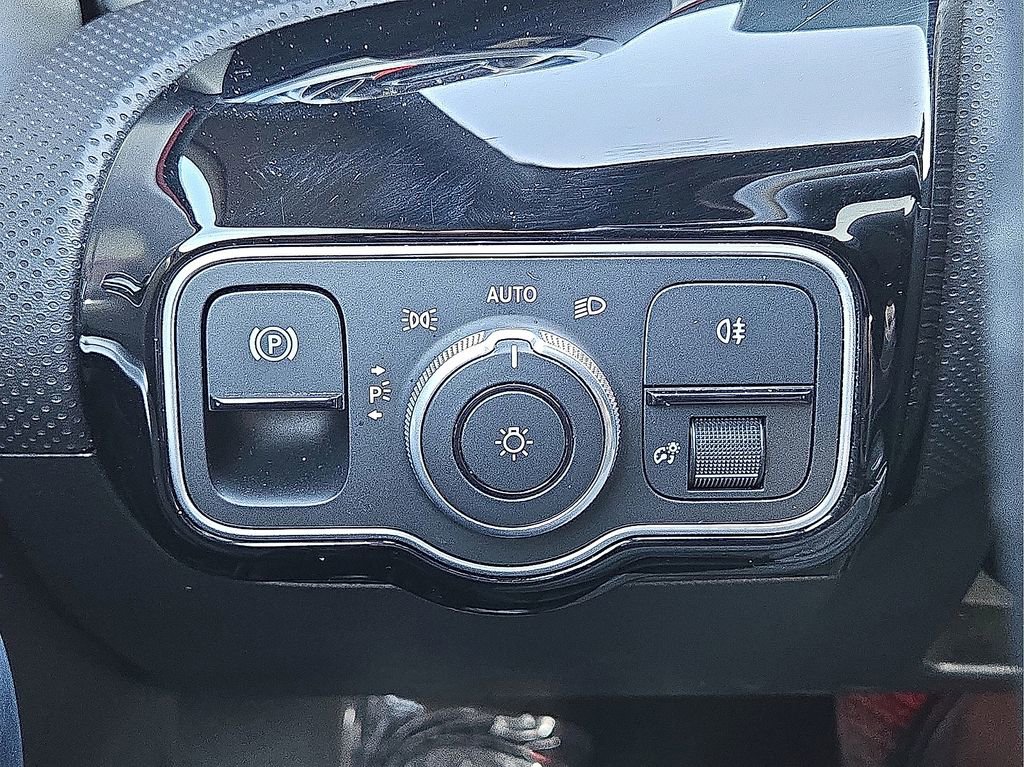 Used 2025 Mercedes-Benz CLA 250 image 25