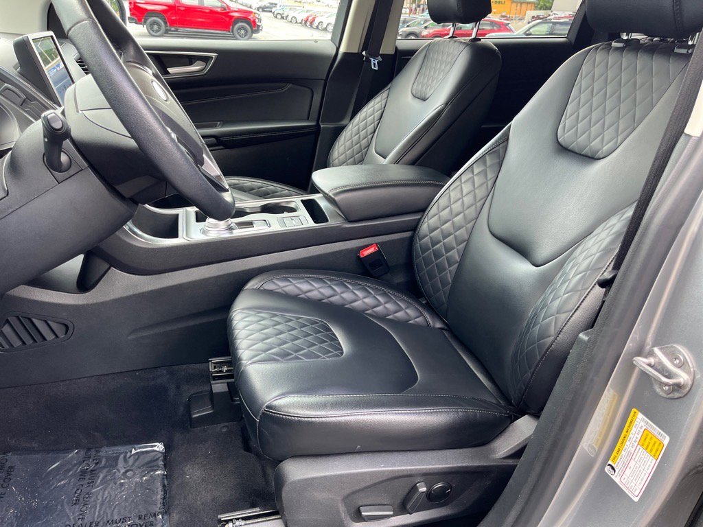 Used 2024 Ford Edge Titanium image 13
