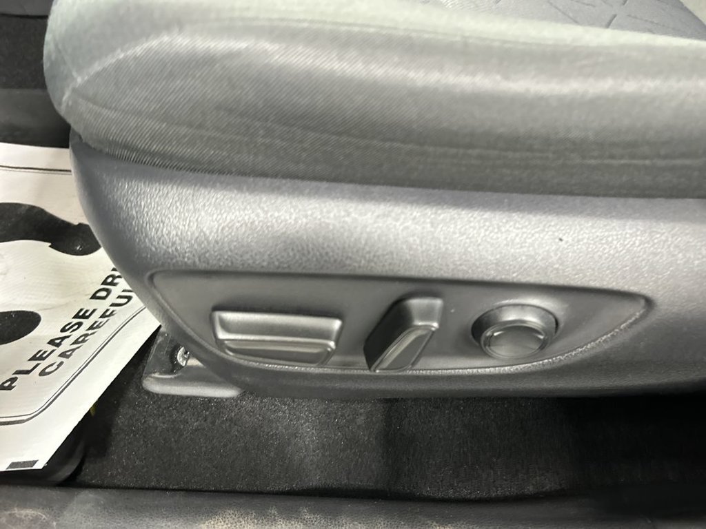 Used 2020 Toyota RAV4 XLE w/ Convenience Package AWD/4WD image 10