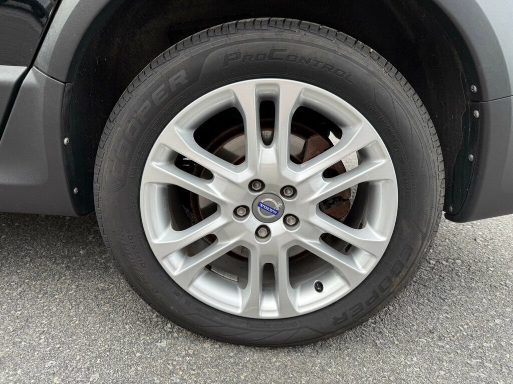 Used 2016 Volvo XC70 T5 Premier w/ Proximity Package image 11