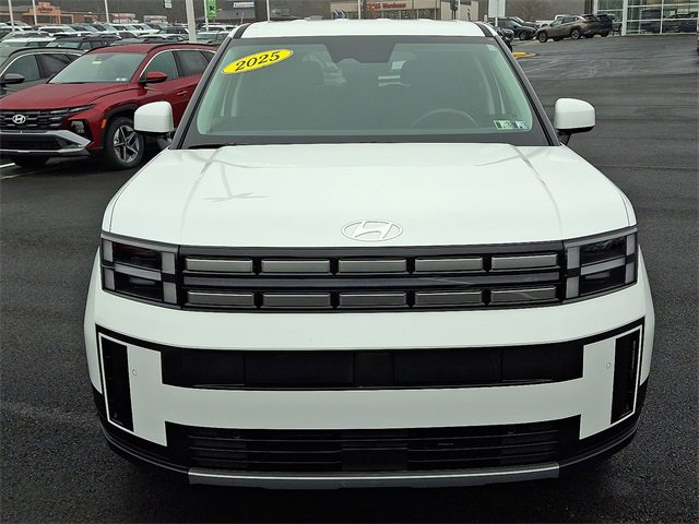 Used 2025 Hyundai Santa Fe SE image 2