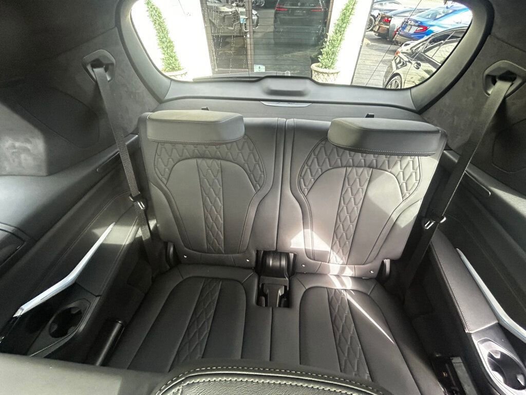 Used 2023 BMW X7 xDrive40i w/ M Sport Package image 15
