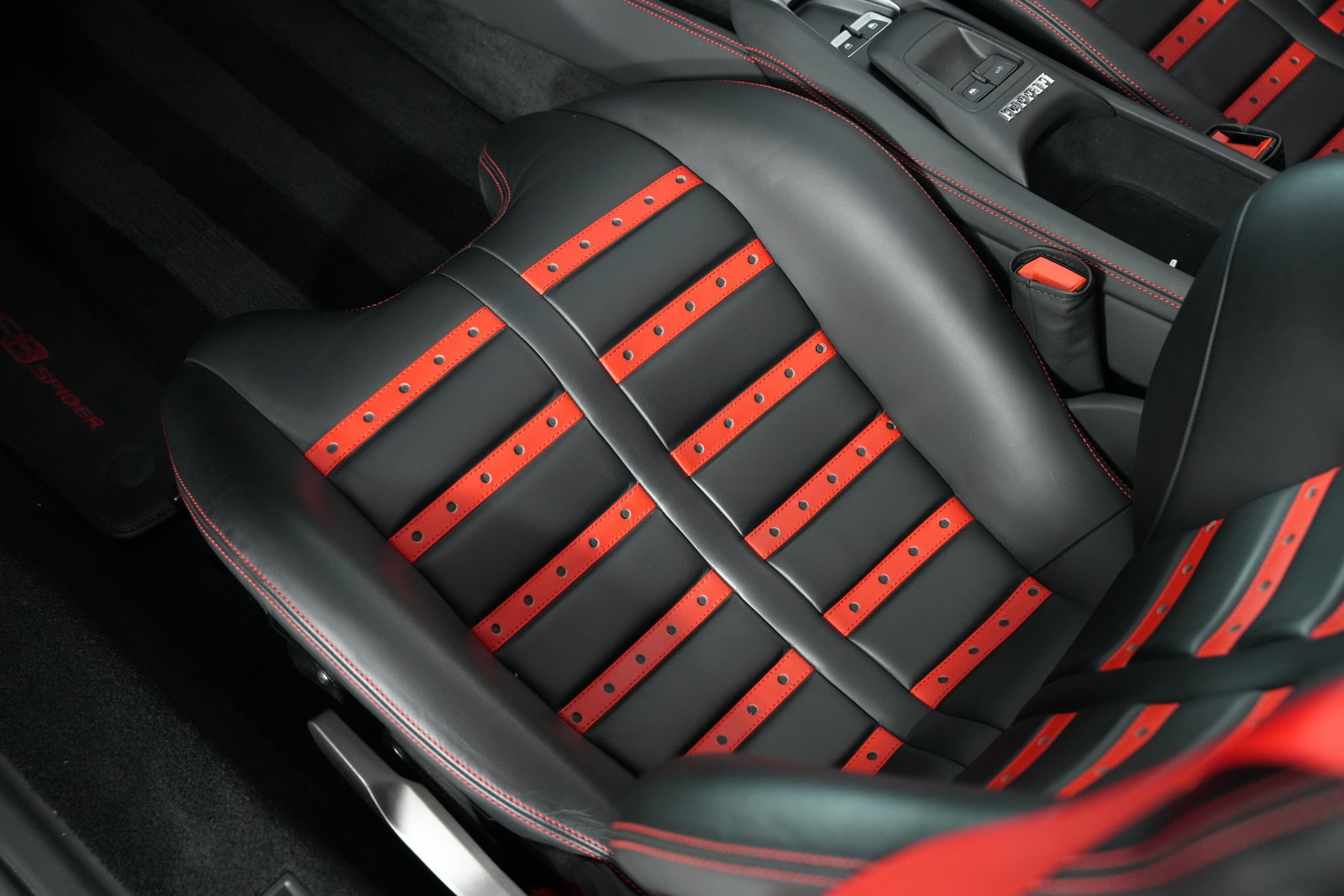 Used 2022 Ferrari F8 Spider RWD image 45