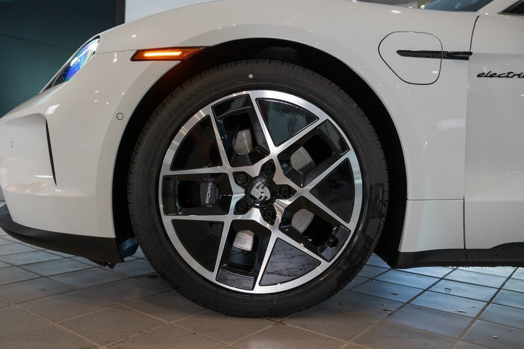 New 2025 Porsche Taycan image 13