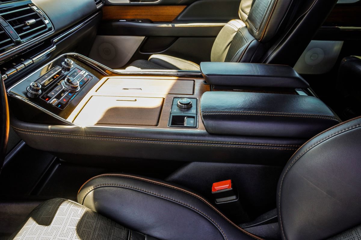 Used 2023 Lincoln Navigator L Black Label image 20