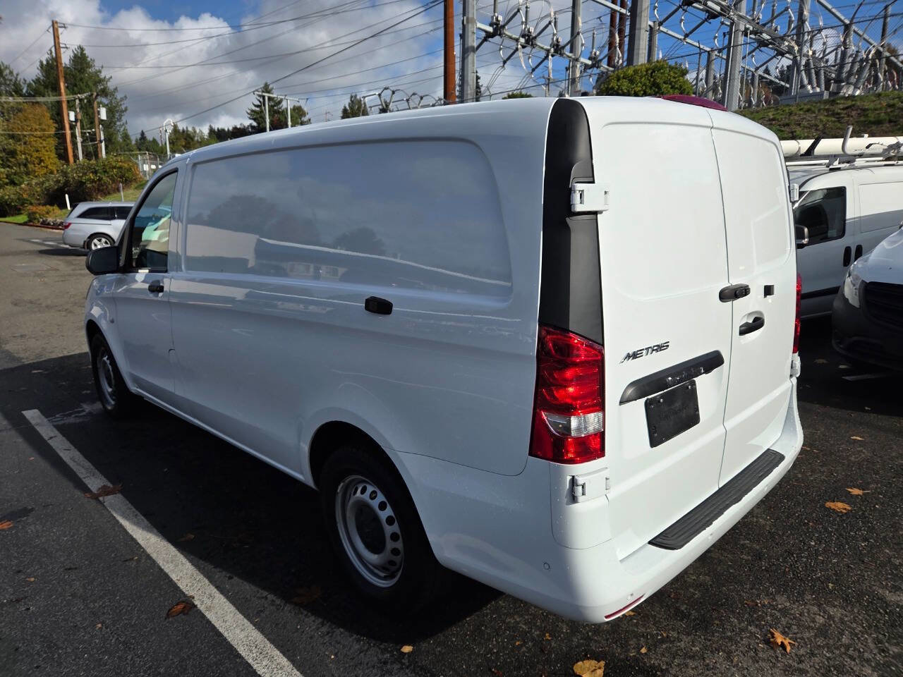 Used 2023 Mercedes-Benz Metris Cargo 3dr 126 WB Mini Van image 5