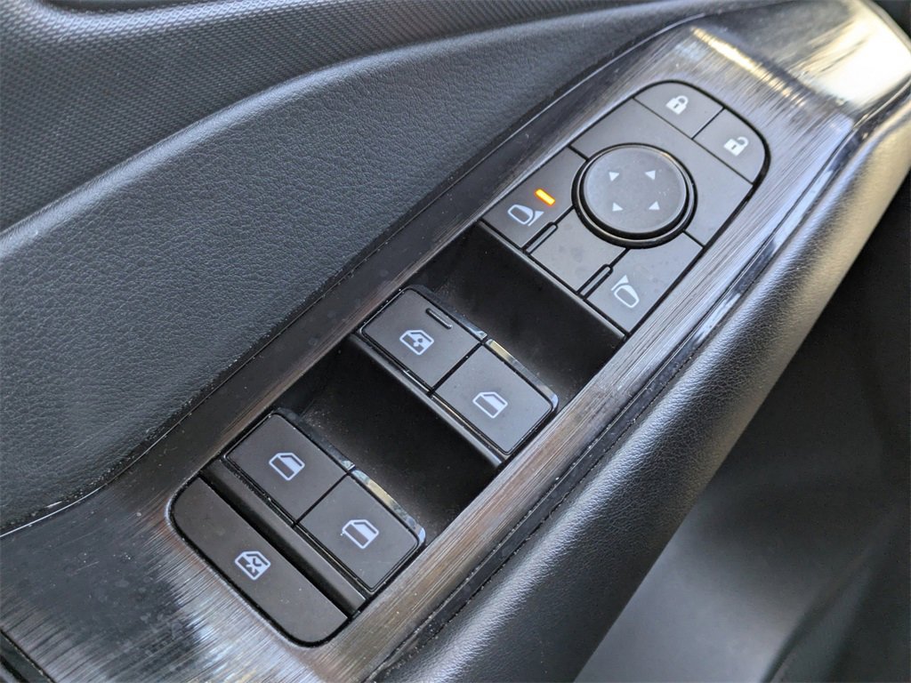 Used 2024 Nissan Rogue S image 23