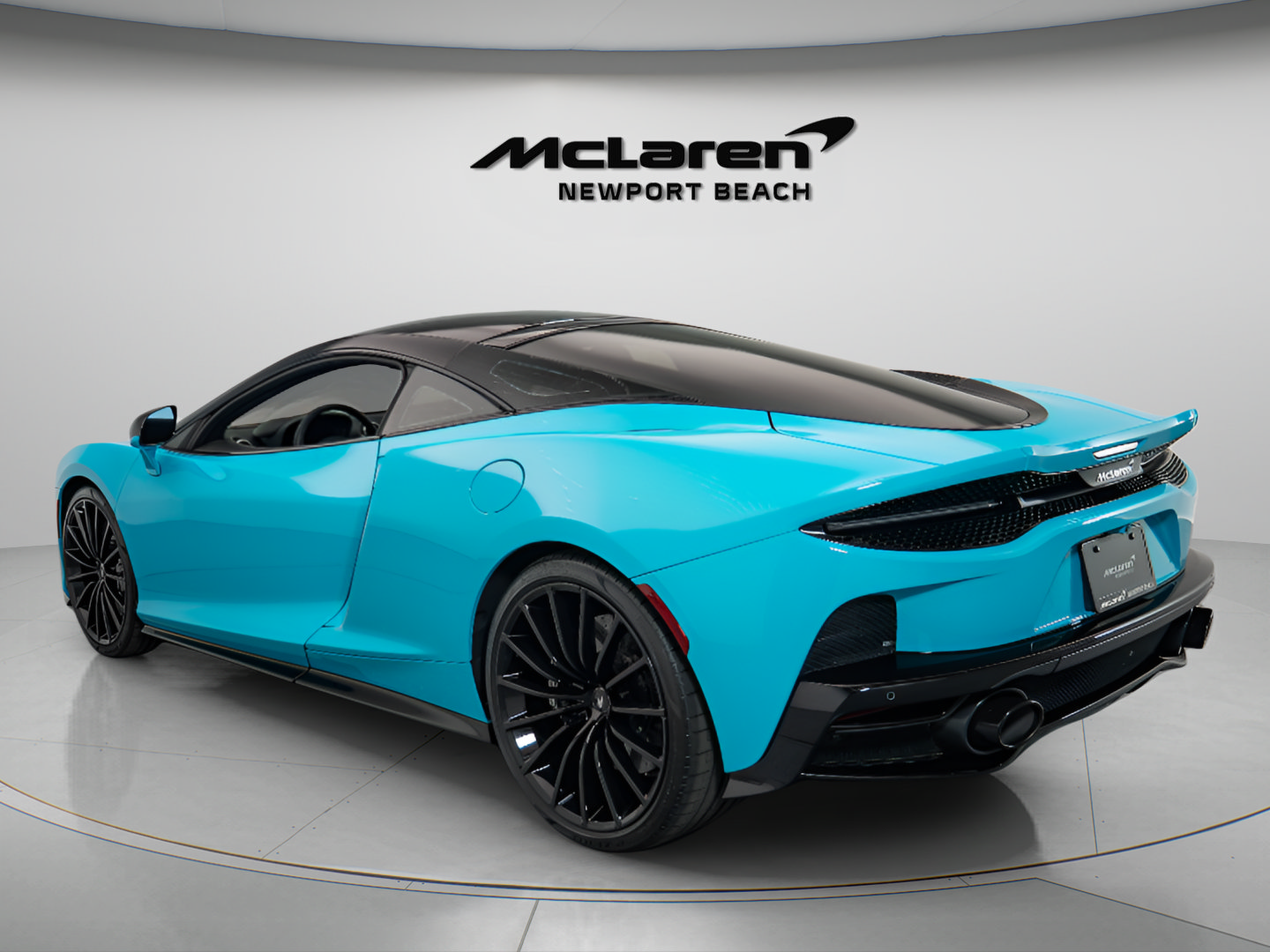 Used 2023 McLaren GT RWD image 4